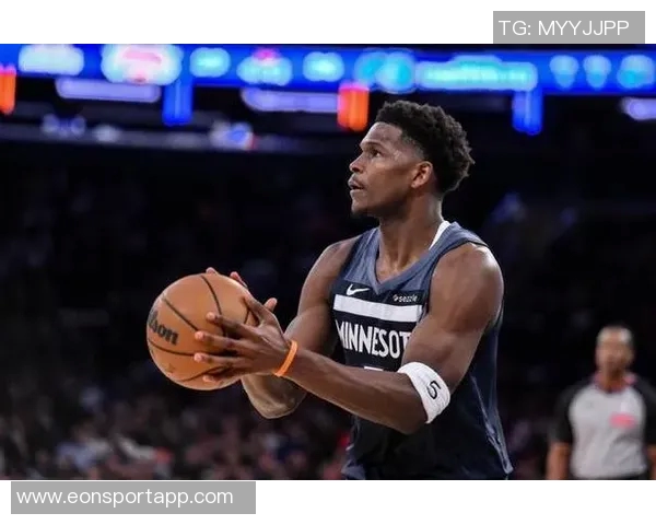 爱德华兹表现平平半场投篮命中率不佳仅得9分1板3助